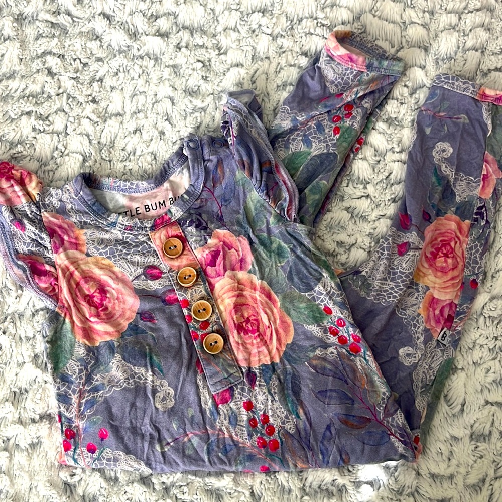 Bums & Roses formerly Little Bum Bums cap sleeve romper 12-18 mos